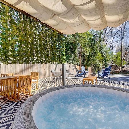 Cozy House W Hot Tub & Big Yard Charlotte Bagian luar foto