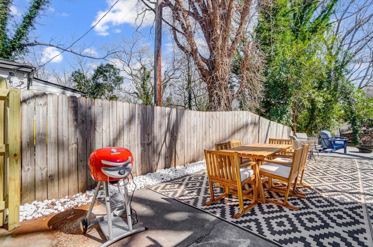 Cozy House W Hot Tub & Big Yard Charlotte Bagian luar foto